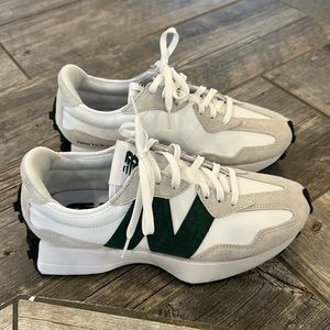 New Balance 327 white and crocodile green